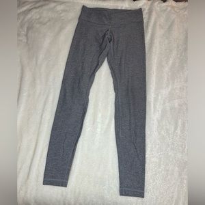 Heather gray Lululemon leggings